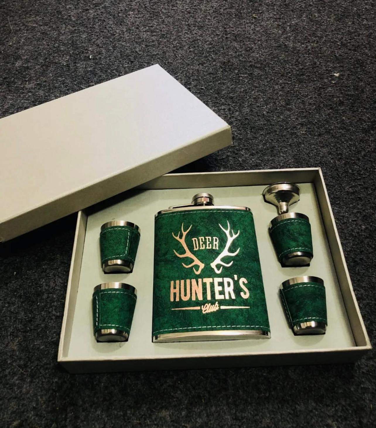 Green Hunter Club Hip Flask Set