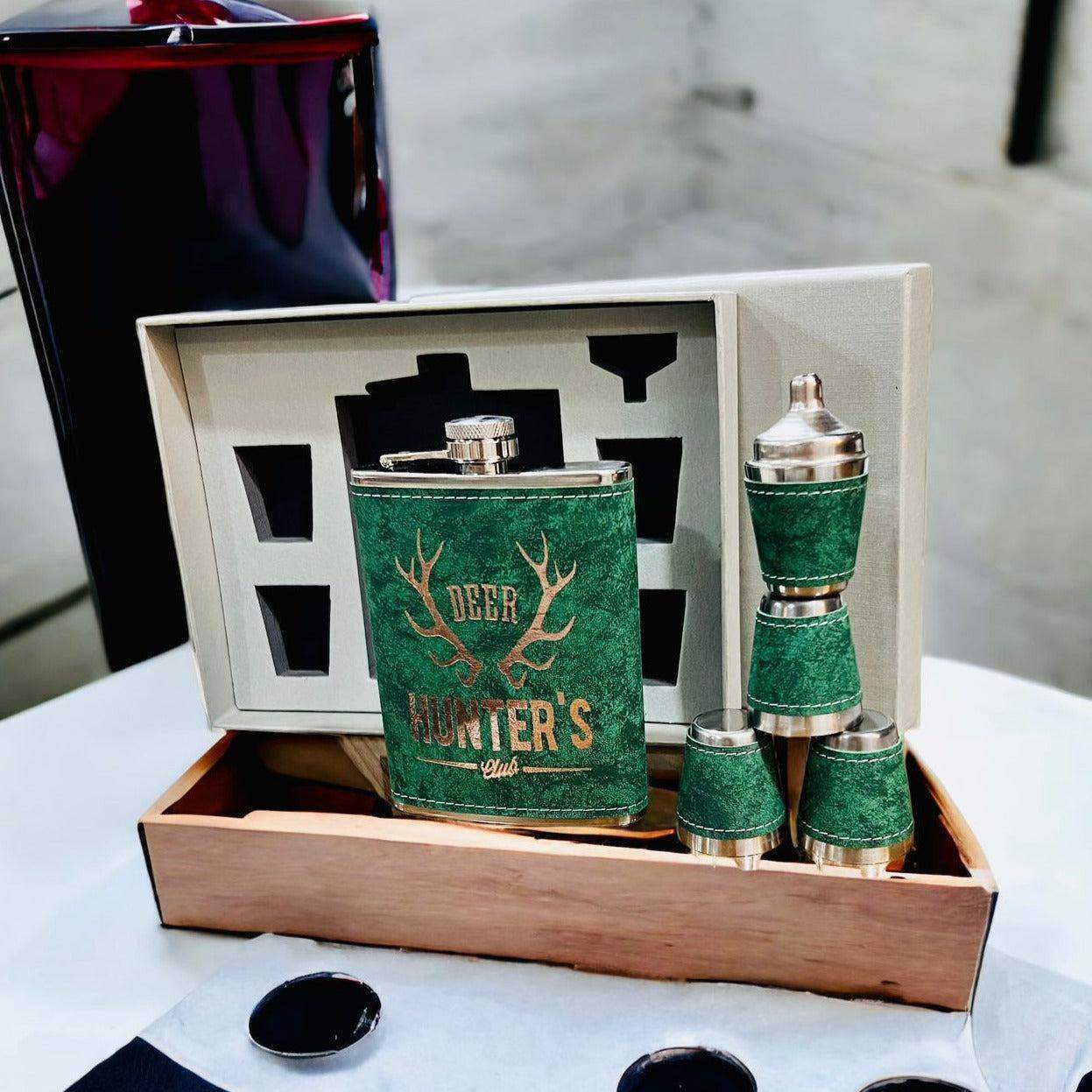 Green Hunter Club Hip Flask Set
